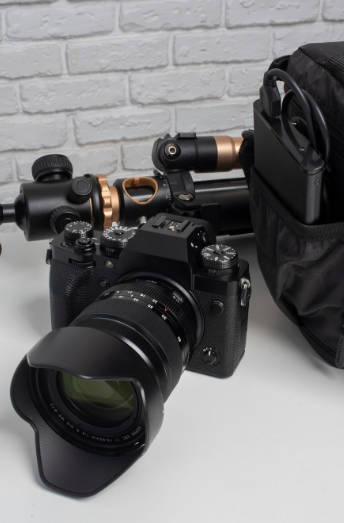 Digital Cameras (DSLR, mirrorless, point & shoot)